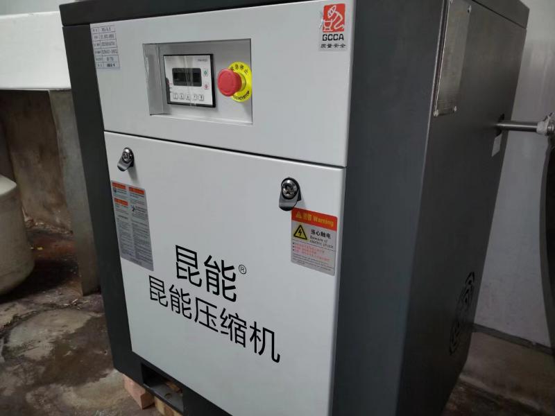 怎么快速鑒別成都空壓機(jī)潤滑油是否需要更換？ 